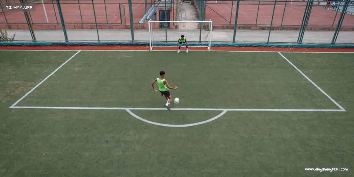 milan米兰汗水铸就热爱，来这里，让每一次挥拍都充满力量⚾